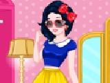 Play Snow white modern makeover now