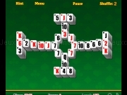 玩 Pyramid mahjong solitaire