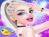 玩 Fashion celebrity & dress up game now