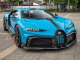玩 Bugatti sports car puzzle now